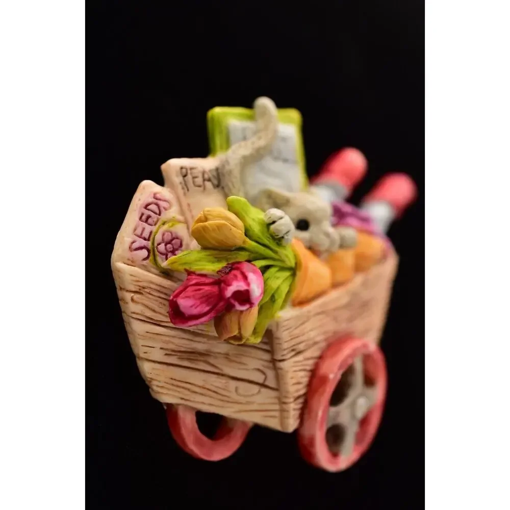 Vintage Garden Mouse Pin Brooch Wagon Cute Tone Gardening Flower 1980s BinB
